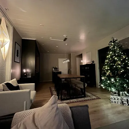 Aurora Noir Villa